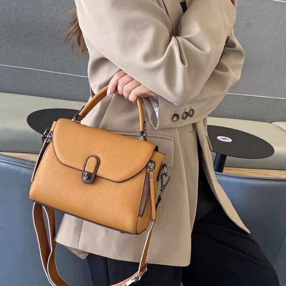 “Eleganza” — Leather Bag for a Modern Look - Picture 10 of 10